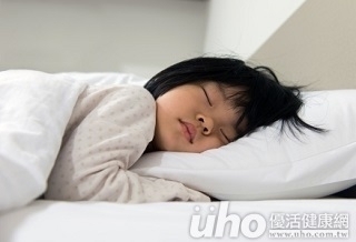 孩子睡覺狂打呼 影響白天情緒、學習