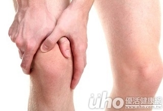 婦人膝痛40年走路用拖 「燒一下」可趴趴走