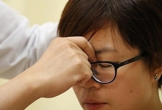 高溫炎熱防中暑 3招正確刮痧