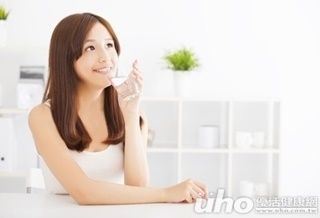 餐前喝1杯水 12周有效減肥