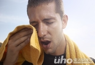 夏天流汗脫水 恐血壓急降致心肌梗塞