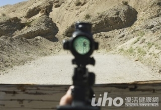 阿兵哥打靶耍帥 不戴耳塞險失聰