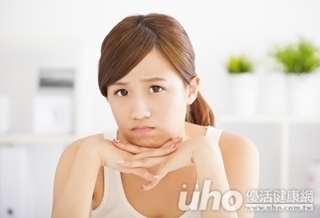 少女當心! 穿衣過緊引起乳頭凹陷