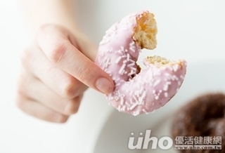 膽固醇沒顧好?奶油、西點要少吃