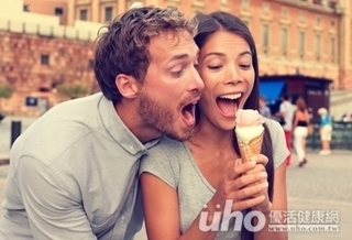 真的有幸福肥!66%情侶一起變胖