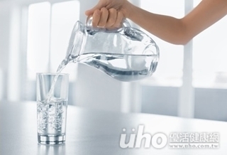 預防腎結石 天氣熱要隨時補水