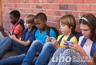 黏住手機 青少年記憶力變好差