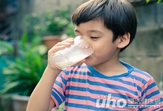 狂灌冷飲 氣喘恐蓄勢待發