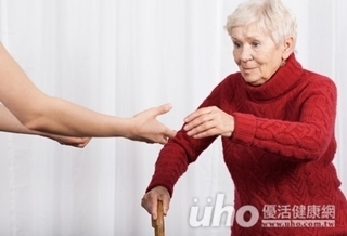 「老」是摔跤 逾75歲易骨鬆