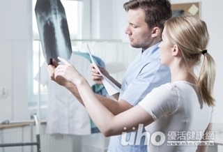 脊椎錯位 恐致慢性病