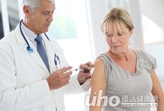 遠離肺炎 逾65歲最好打2針!