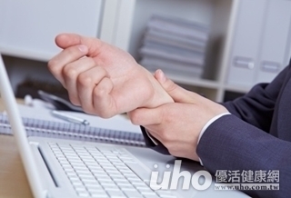 手麻像針扎 長骨刺當肌肉痠痛