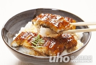 營養全都包!改善視力快吃鰻魚