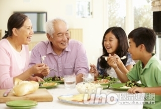 和孩子聊天 不喜歡也請先贊同
