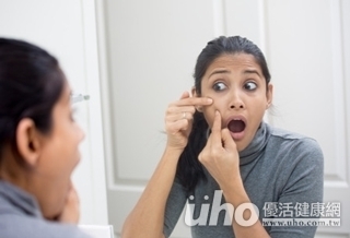 滿臉豆花 54%青少年曾自傷