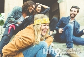 殺死癌細胞 大笑多活2倍!