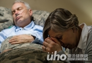 血壓不控制 呼吸困難恐昏迷