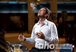 愛抽菸喝酒 年輕人當「心」!