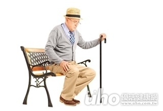 防骨鬆 定期測骨密度為上策