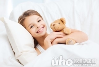 枕頭墊高 8招戰勝鼻過敏!