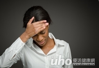 淺眠又憂鬱 睡太飽易偏頭痛!
