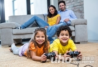 孩子狂打電玩 爸媽4點注意