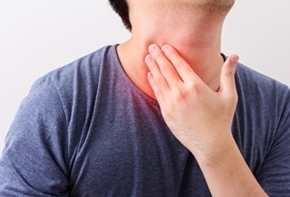 聲音沙啞有異物　恐為甲狀腺癌晚期