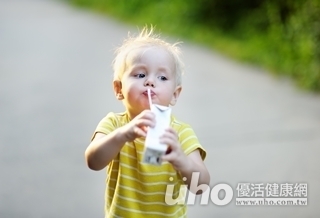 孩子不愛喝牛奶? 試試這方法