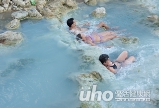 天冷泡湯去 長輩6點注意!