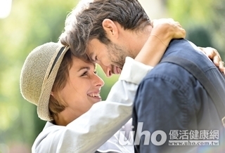 互相凝視2分鐘 可增45%親密度