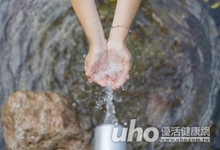 愛喝山泉水?小心腸胃炎!