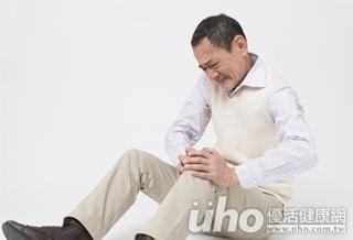 長輩拒絕年節出遊 恐因退化性關節炎!
