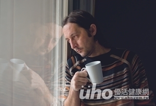 家庭關係僵 中年轉機變危機