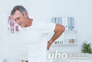 貧血背痛 竟是多發性骨髓瘤