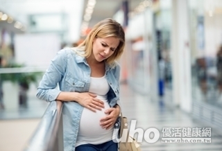 腹痛出血 孕婦血壓竟飆到190