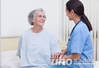 骨鬆躺床1年 脊椎鋼釘助改善