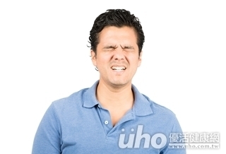 眼前一片黑 老菸槍小心這病