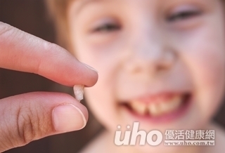 15歲未換牙 196顆齒瘤害的!