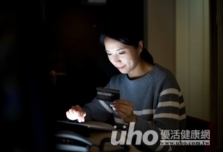 不睡覺亂花錢 季節過度害的