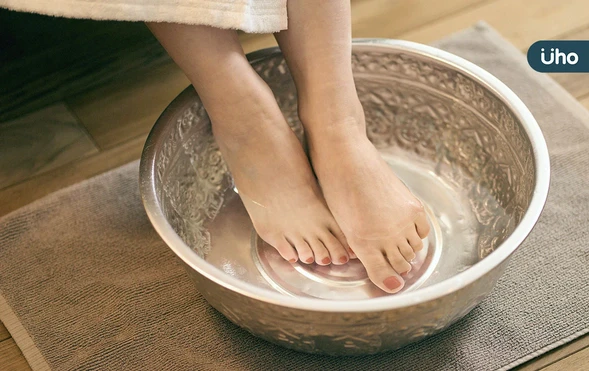 立夏是「泡腳」好時機！中醫揭「2藥材」排除暑溼：還能改善香港腳