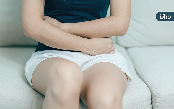吃糖、吃冰、喝冰水會引發經痛嗎？營養師教喝「1款茶」加糖可舒緩