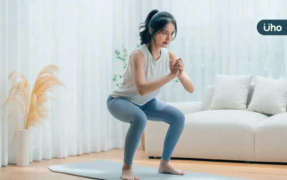 波比跳太難？快試試簡化版「深蹲跳」！燃脂、塑腿、增肌一次完成