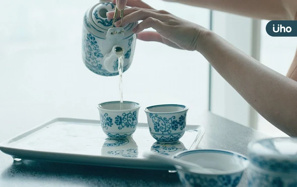 有食譜》飯後喝茶可預防脂肪肝！中醫推3款「養肝消脂茶」降膽固醇