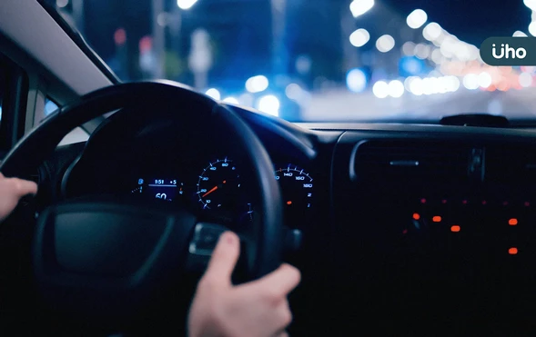 晚上開車看不清？恐是白內障找上門！眼科醫示警「4種人」最要小心