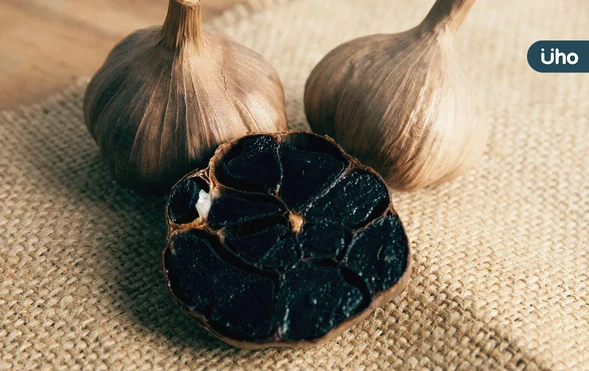 黑蒜維生素是大蒜2倍！盤點黑蒜「7大營養價值」：抗衰老、促代謝