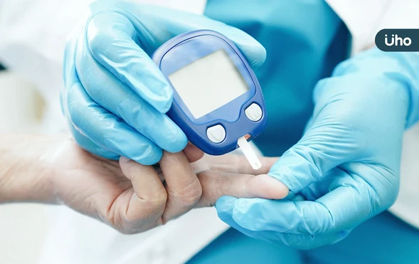 為何空腹血糖正常，糖化血色素卻偏高？帶你看「血糖監測」3大目的