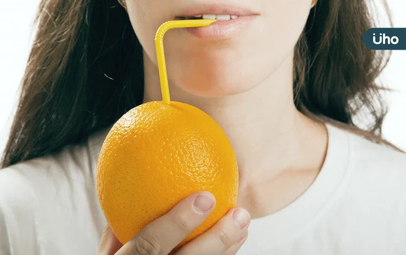維他命C飯前還飯後吃？感冒吃維他命C有效？專家揭「正確保健觀念」