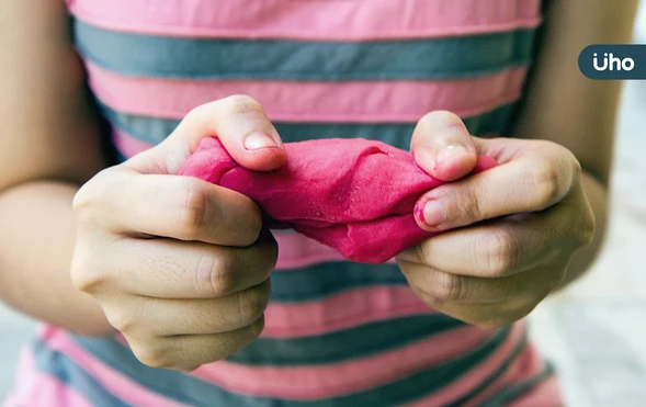 40歲後手擰毛巾、扭瓶蓋好吃力？專家揭心血管風險恐致「握力下降」