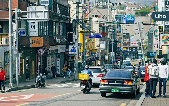 在踩踏事件活下來了，但卻生不如死⋯梨泰院倖存者的「創傷療癒之路」