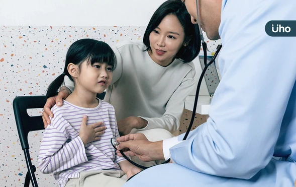 孩子生病不舒服，要掛急診還是在家觀察？兒科醫提供「6個判斷指標」